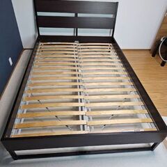 ダブルベッドフレーム　IKEAの画像