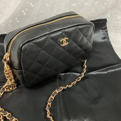 CHANEL シャネル ノベルティ ショルダーバッグ ミニバッグ ショルダーポーチ ゴールドチェーン 黒 斜め掛け の画像