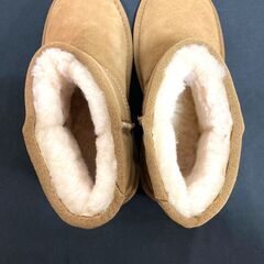 ミネトンカ　ムートンブーツ　24cmの画像