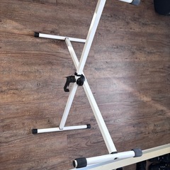 キーボードスタンド　X型　キョーリツコーポレーション　無段階調整可能の画像