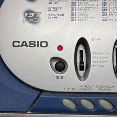 w2511-356 CASIO 電子キーボードLK-65 120曲内蔵　61鍵盤モデル　中古の画像