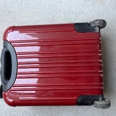 スーツケース(赤) 最初のメッセージで取りに来れる日時をお知らせください。の画像