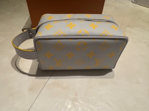 ルイヴィトン　バッグ　限定カラー