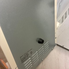 トースターとキッチンラックの画像