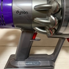 ダイソン　コードレス掃除機  動作不良品　Dyson Cyclone V10 Fluffy SV12FFLF ダイソン掃除機の画像