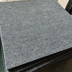 防災タイルカーペット48枚の画像