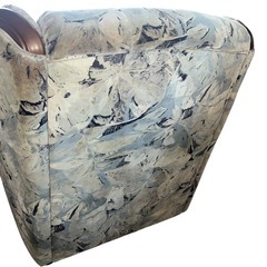 【ジ1115-10】ふかふか一人掛けソファ｜木肘デザイン｜シミありのためお得！の画像