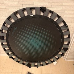 室内使用トランポリン　運動　の画像