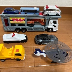 カーキャリア　トミカ5台4台＋　の画像