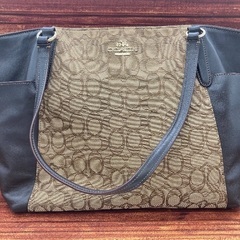 COACHより【トートバッグ シグネチャー】の画像