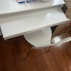 白パソコンデスク、ドレッサーの画像