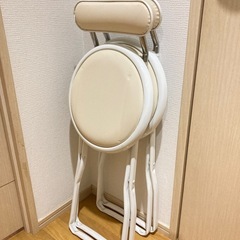 折りたたみ椅子2脚の画像