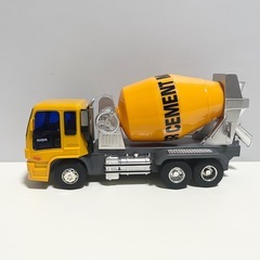 トイコー(Toyco)イスズギガ  ミキサー車の画像