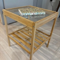 サイドテーブルの画像