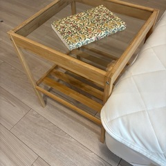 サイドテーブルの画像