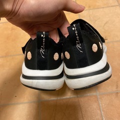 adidas ミニーマウス　21cmの画像