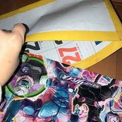 仮面ライダーリバイスのパズルの画像