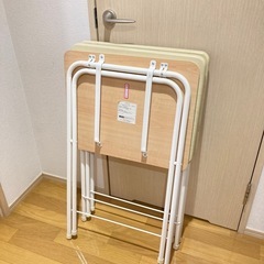 折りたたみテーブル小3台の画像