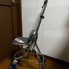シルバーカー　歩行器の画像