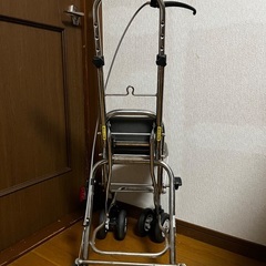 シルバーカー　歩行器の画像