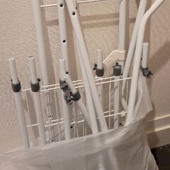 [無料] 物干しラック（拡張式／ハンガー掛けスペースあり／高さ182cm）の画像