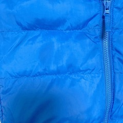 ユニクロ　120 アウター　青の画像