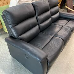★来店限定★　レザー調電動3人掛けソファ　ブラックの画像