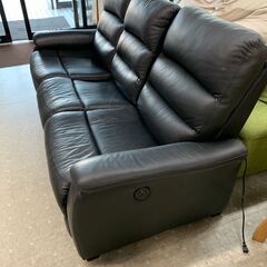 ★来店限定★　レザー調電動3人掛けソファ　ブラックの画像