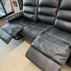 ★来店限定★　レザー調電動3人掛けソファ　ブラックの画像