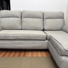 三人掛けソファー　オットマン付きの画像