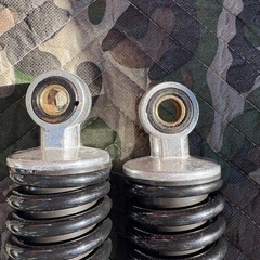 カブに付けてたリアサス　メーカー不明　サビ有りの画像