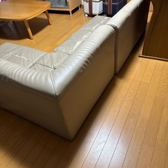 無料 ニトリ　ローソファー、コーナーソファー、天然木フレーム、合皮、ベージュ、の画像