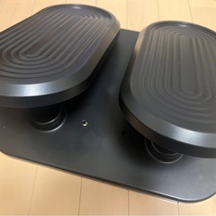 【サンワサプライ】フットレスト（足置き台）の画像