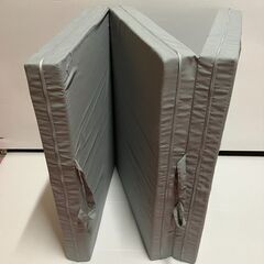 【お持ち帰り限定】持ち運び楽々！　三つ折りマットレス　商品番号:232の画像