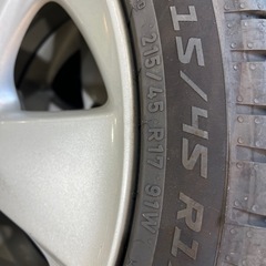 プリウスタイヤホイールの画像