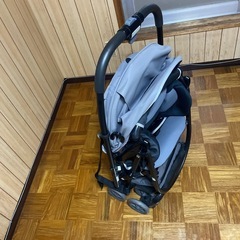 折りたたみ式 ベビーカー グレーの画像