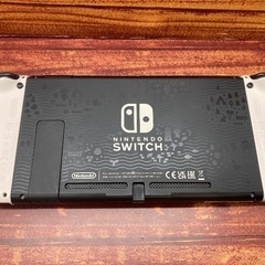 Nintendoより【Nintendo Switch あつまれどうぶつの森デザイン】の画像