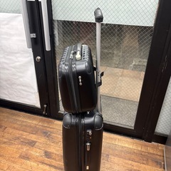 キャリーケース 小バッグ・鍵付きの画像