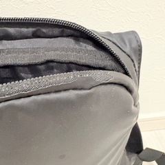 [less is_jp] 薄いリュック　ジャンク
の画像