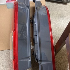 ハイエース　純正テールランプの画像