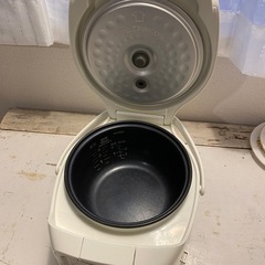 [中古] タイガー　マイコン炊飯ジャー　JAI-R551の画像