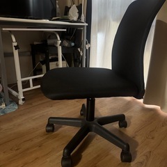 Big White Table and Black Chairの画像