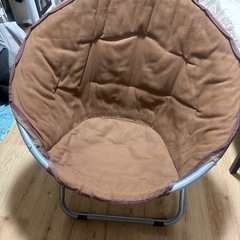 Big White Table and Black Chairの画像