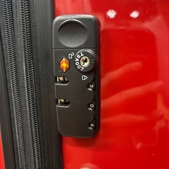 キャリーケース レッド ダイヤルロック付きの画像