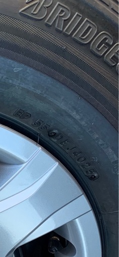 ハイエース　ダークプライムS 新車外し　ブリヂストン 195/80R15 LT 107/105N 4本セット純正ホイールナット付き
