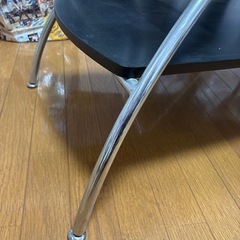 ガラステーブルの画像