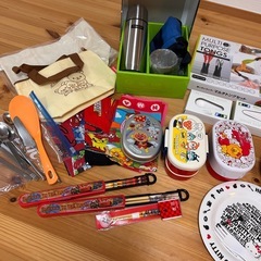 子供用　食器　アンパンマン　お弁当箱　水筒　カトラリー　の画像