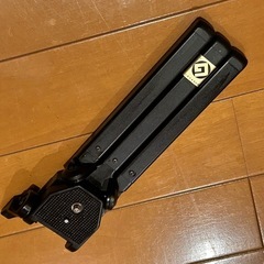 コンパクト金属製ミニ三脚の画像