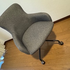 パソコンデスク＆チェア セットお譲りします！
の画像
