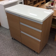 【キャスター付き】キッチンボード　パモウナ ダイニングボード レンジボード 食器棚 カップボード ソフトクローズ仕様 キャスター付き 幅90cm ：ホワイト/ナチュラルの画像